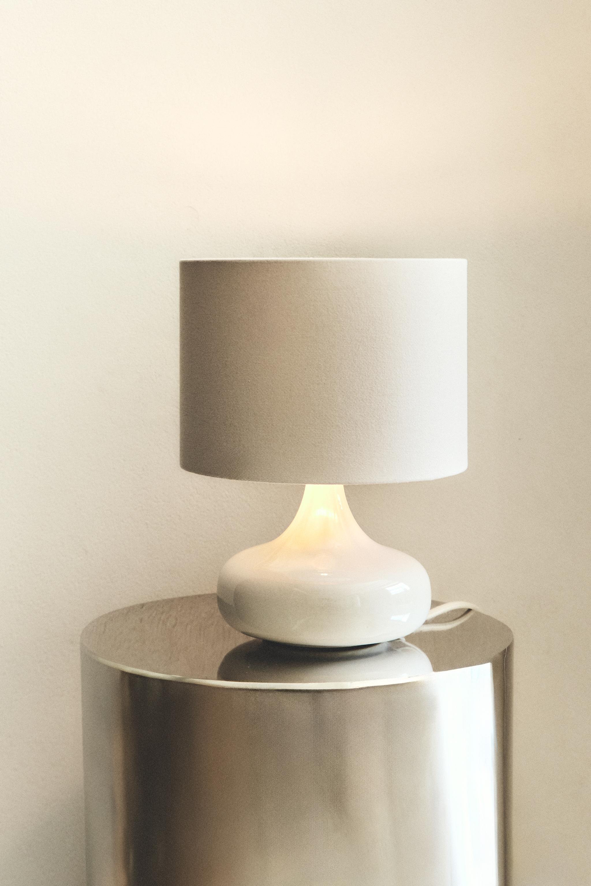 TABLE LAMP WITH CERAMIC BASE